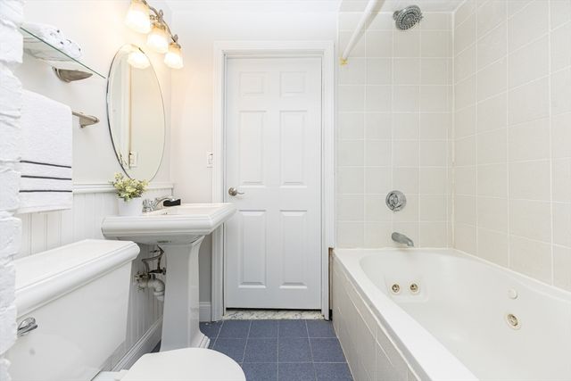 34 Washburn St 1, Boston, MA 02125