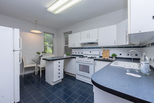 34 Washburn St 1, Boston, MA 02125