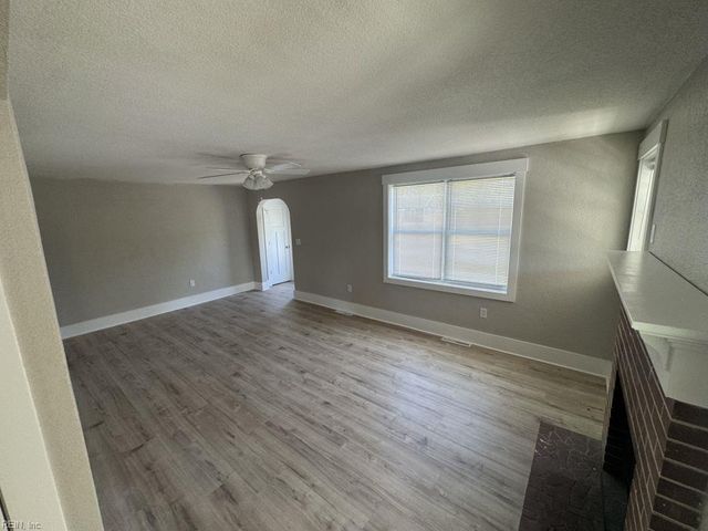 1253 Wilroy RD, Suffolk, VA 23434