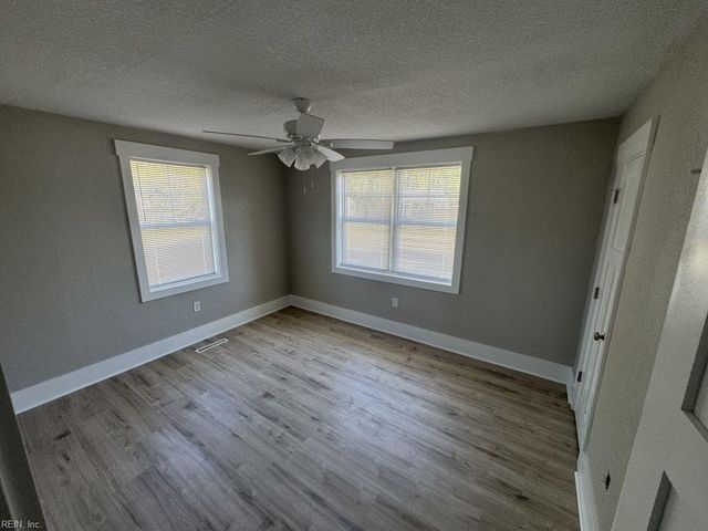 1253 Wilroy RD, Suffolk, VA 23434