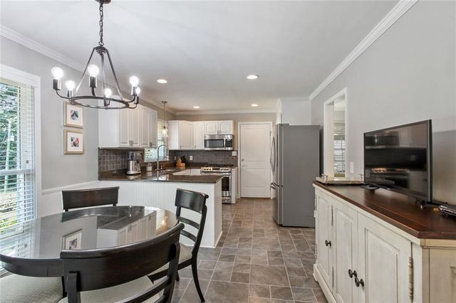 90 Bonnie Lane NE, Sandy Springs, GA 30328