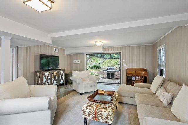 90 Bonnie Lane NE, Sandy Springs, GA 30328
