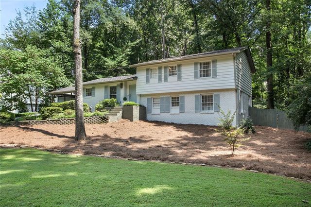 90 Bonnie Lane NE, Sandy Springs, GA 30328