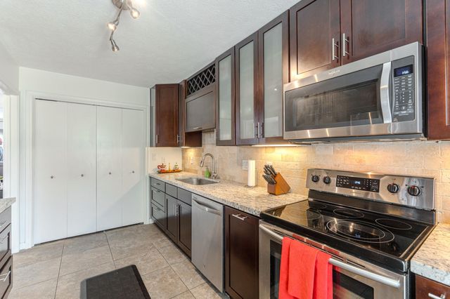 6339 Del Monte Drive SW 95, Houston, TX 77057