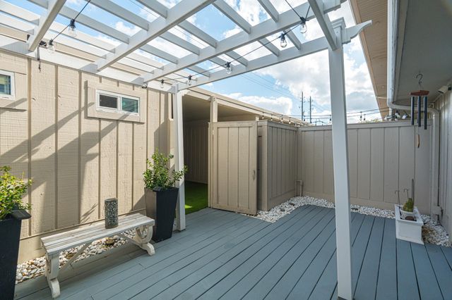 6339 Del Monte Drive SW 95, Houston, TX 77057