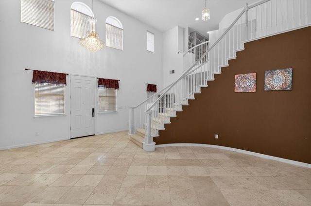 341 Menard Cir, Sacramento, CA 95835