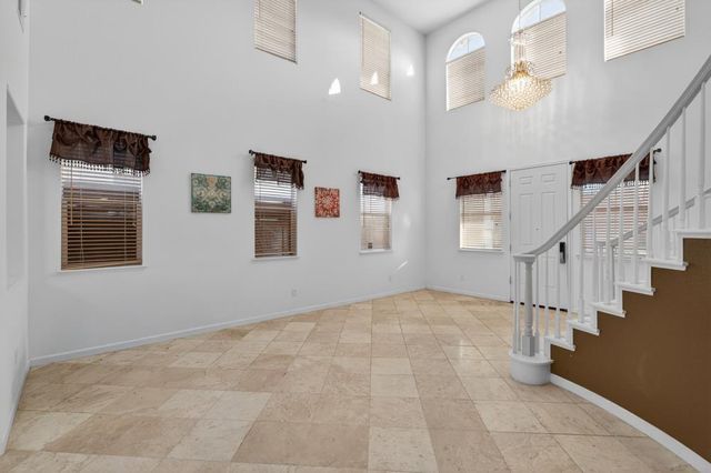 341 Menard Cir, Sacramento, CA 95835