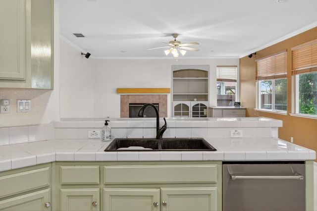 341 Menard Cir, Sacramento, CA 95835