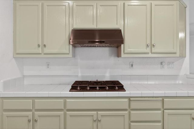 341 Menard Cir, Sacramento, CA 95835