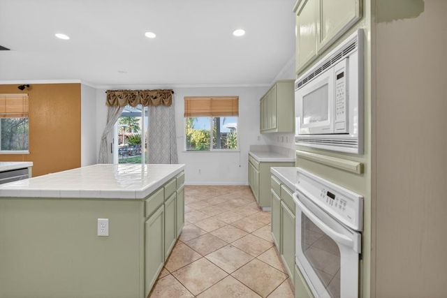 341 Menard Cir, Sacramento, CA 95835