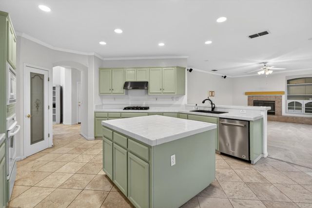 341 Menard Cir, Sacramento, CA 95835