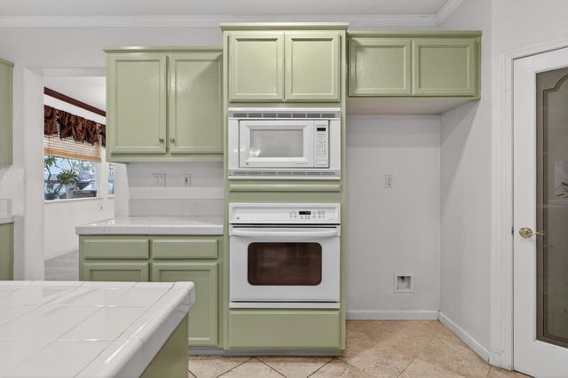 341 Menard Cir, Sacramento, CA 95835