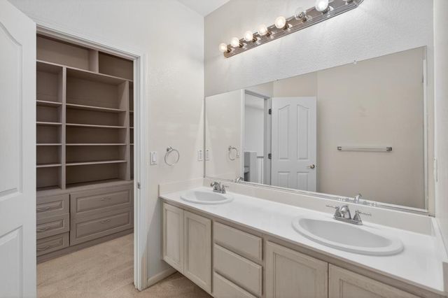 341 Menard Cir, Sacramento, CA 95835