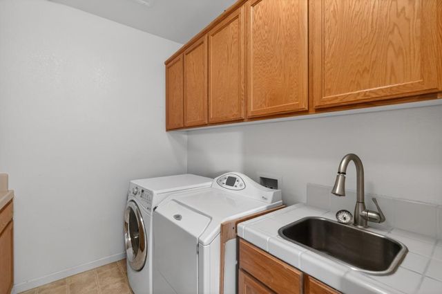 341 Menard Cir, Sacramento, CA 95835