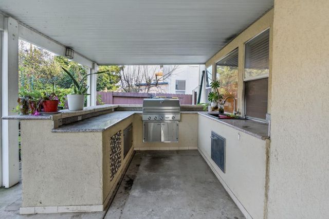 341 Menard Cir, Sacramento, CA 95835