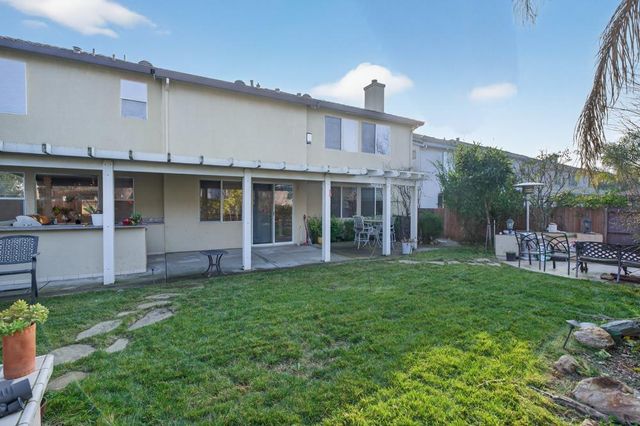 341 Menard Cir, Sacramento, CA 95835