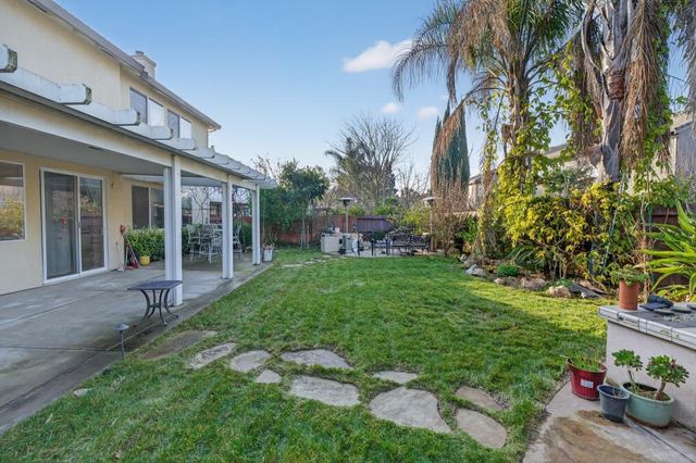 341 Menard Cir, Sacramento, CA 95835