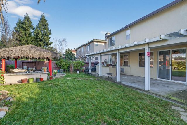 341 Menard Cir, Sacramento, CA 95835