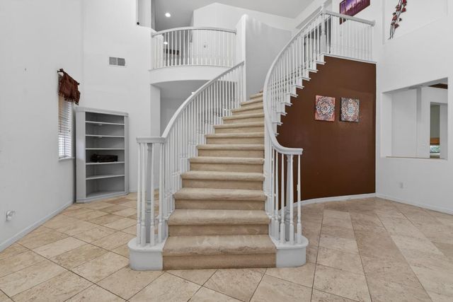 341 Menard Cir, Sacramento, CA 95835