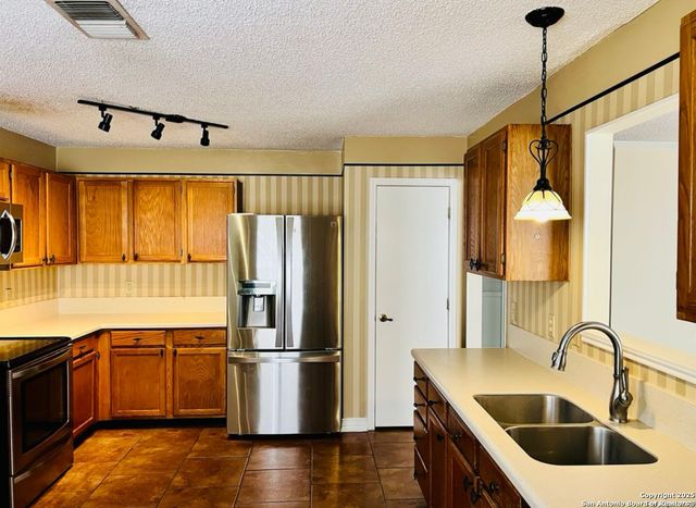 5970 woodridge cove, San Antonio, TX 78249