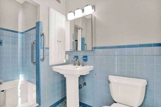 423 48TH STREET N, St Petersburg, FL 33713