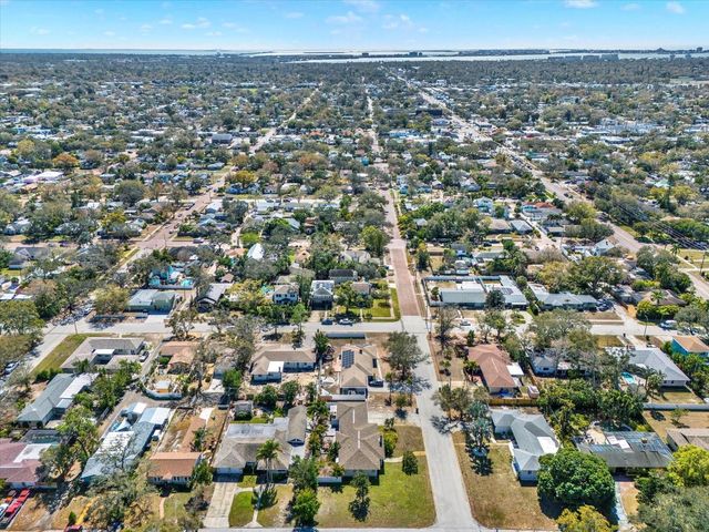 423 48TH STREET N, St Petersburg, FL 33713