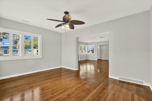 423 48TH STREET N, St Petersburg, FL 33713