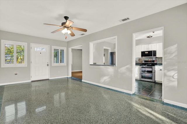 423 48TH STREET N, St Petersburg, FL 33713