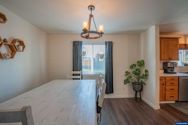 3382 NE Clearwater Dr, Albany, OR 97321