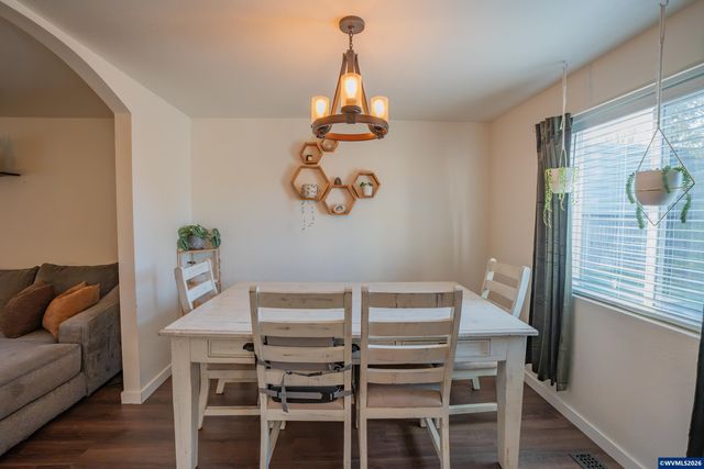 3382 NE Clearwater Dr, Albany, OR 97321