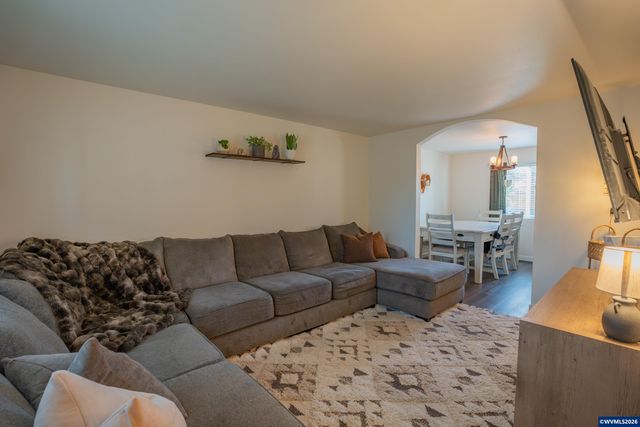 3382 NE Clearwater Dr, Albany, OR 97321