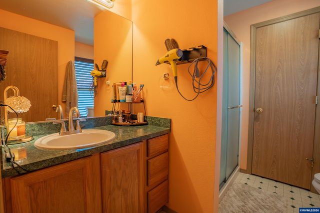 3382 NE Clearwater Dr, Albany, OR 97321