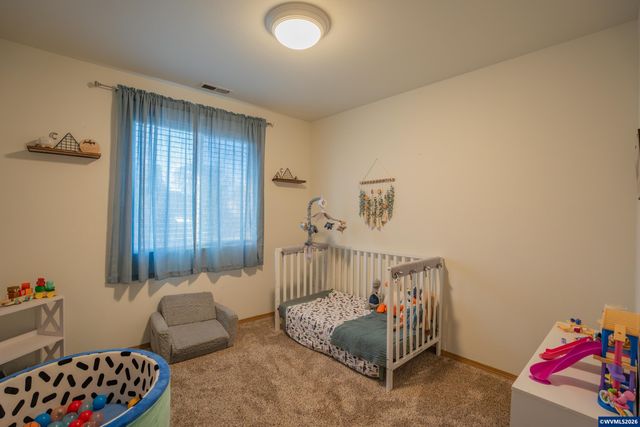 3382 NE Clearwater Dr, Albany, OR 97321
