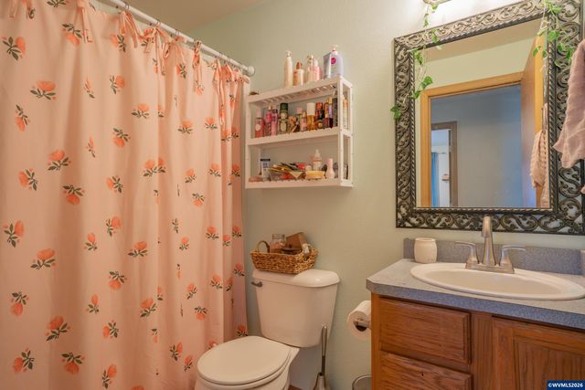 3382 NE Clearwater Dr, Albany, OR 97321