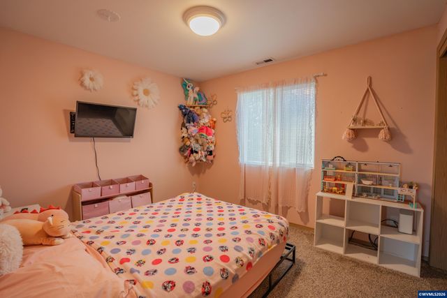 3382 NE Clearwater Dr, Albany, OR 97321
