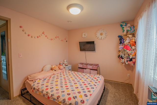 3382 NE Clearwater Dr, Albany, OR 97321