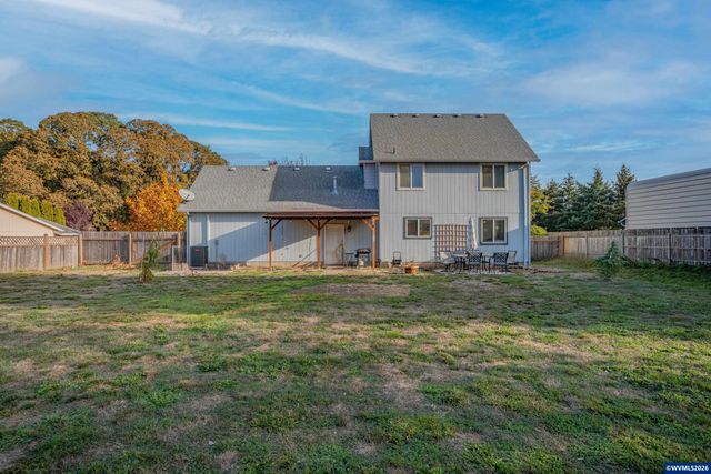 3382 NE Clearwater Dr, Albany, OR 97321