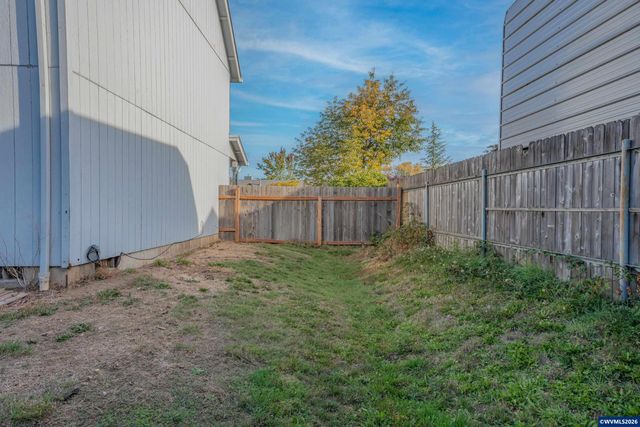 3382 NE Clearwater Dr, Albany, OR 97321