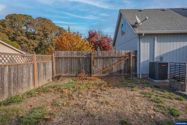 3382 NE Clearwater Dr, Albany, OR 97321