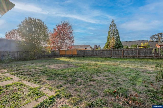 3382 NE Clearwater Dr, Albany, OR 97321