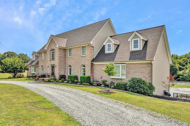 844 Blackwater Hills DR, Glade Hill, VA 24092