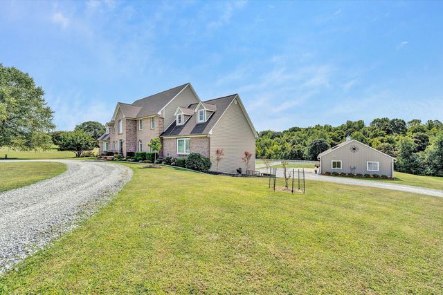 844 Blackwater Hills DR, Glade Hill, VA 24092