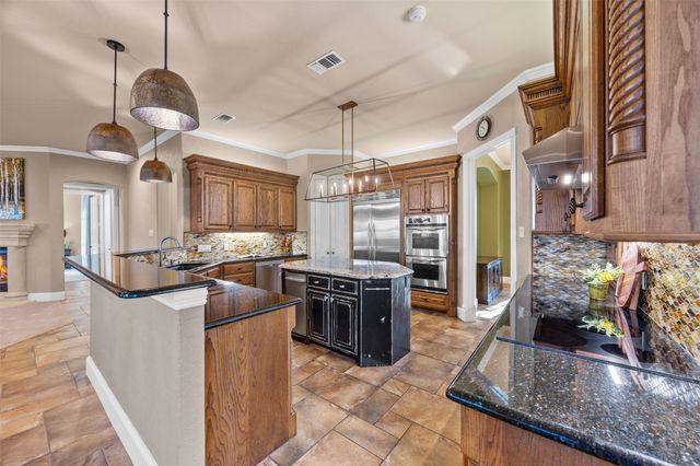 110 Eagle Point Drive, Waxahachie, TX 75165