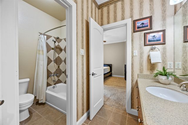 110 Eagle Point Drive, Waxahachie, TX 75165