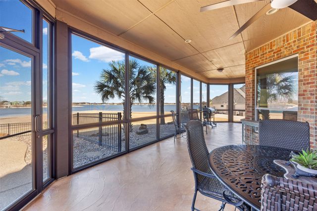 110 Eagle Point Drive, Waxahachie, TX 75165