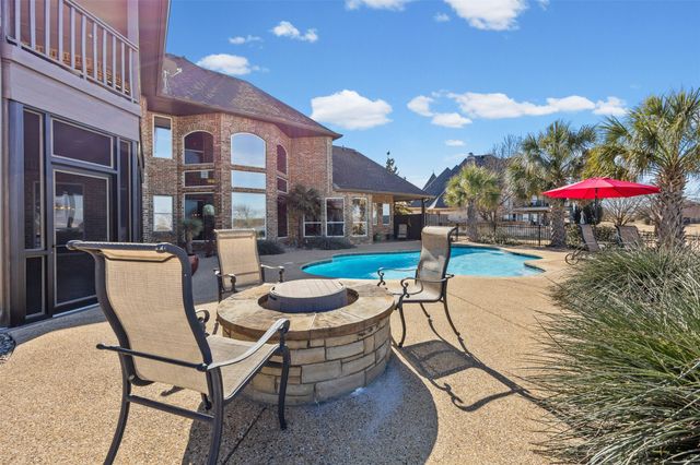 110 Eagle Point Drive, Waxahachie, TX 75165