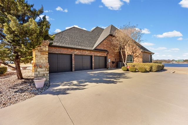 110 Eagle Point Drive, Waxahachie, TX 75165