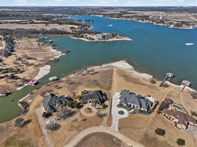 110 Eagle Point Drive, Waxahachie, TX 75165