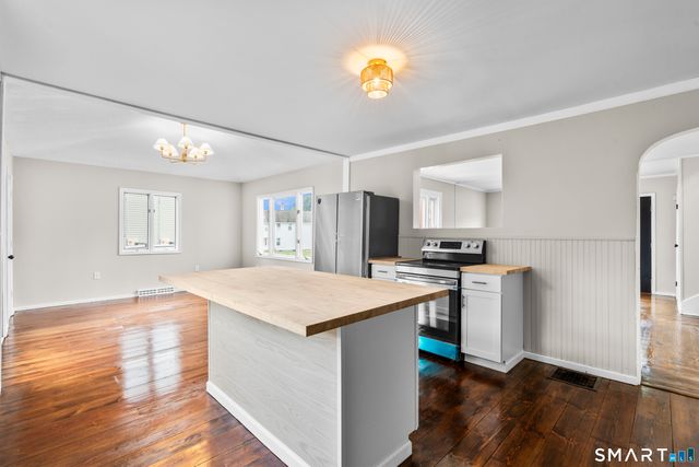 172 Red Mountain Avenue, Torrington, CT 06790