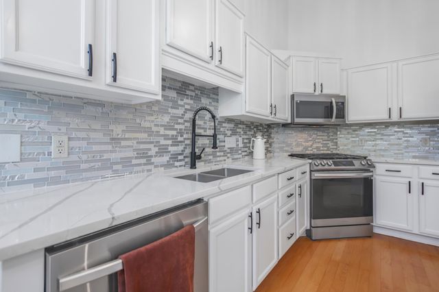 15366 Wilderness Ridge Road NW, Prior Lake, MN 55372